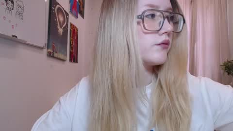 joan_kiss online show from May 1, 2026, 8:19 am