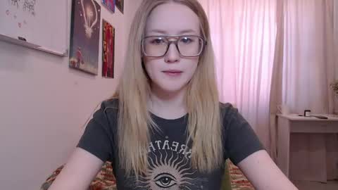 joan_kiss online show from May 10, 2026, 5:01 am