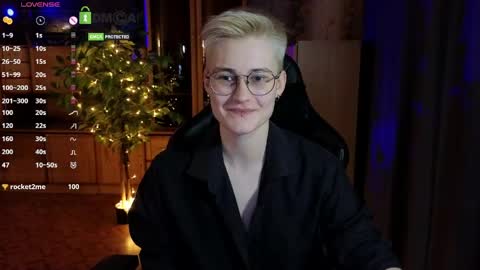 Snapshot of joan_night chatting on May 4, 2026, 7:21 pm J online show from May 4, 2026, 7:21 pm