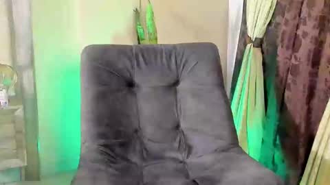 JOAN SAENZ online show from February 21, 2025, 10:59 pm