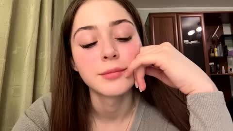 Adel online show from March 18, 2026, 7:39 pm