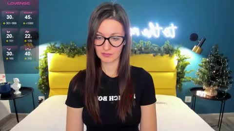 Snapshot of joannelson chatting on December 23, 2025, 1:36 am Joan online show from December 23, 2025, 1:36 am