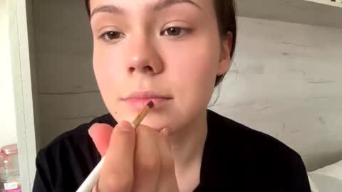 Mila online show from March 26, 2026, 9:48 am