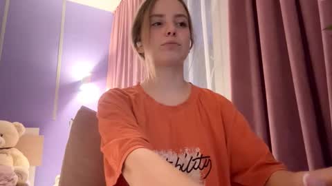 Lina online show from November 29, 2025, 11:57 am