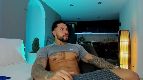 joe_esthetic online show from February 11, 2025, 1:41 am