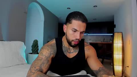 joe_esthetic online show from February 13, 2025, 10:33 pm