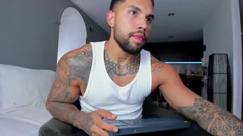 joe_esthetic online show from September 20, 2025, 8:54 pm