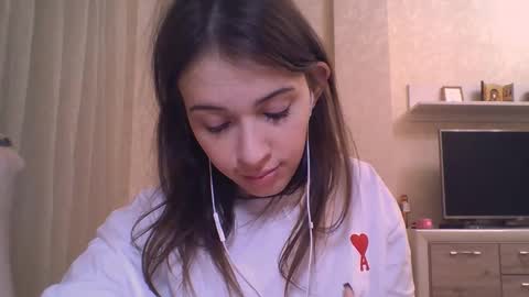 Jennifer online show from November 24, 2025, 5:12 pm