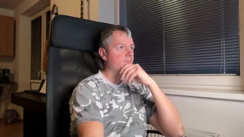 Snapshot of jogger1991 chatting on March 18, 2026, 6:00 pm Jogger1991 online show from March 18, 2026, 6:00 pm