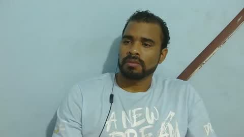 johan2222222222 online show from November 4, 2025, 5:06 am