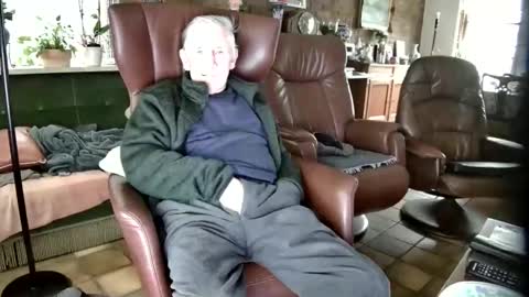 johan7 heet online show from January 5, 2025, 1:47 pm