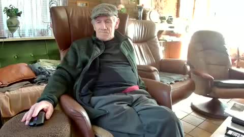 johan7 heet online show from February 19, 2025, 2:23 pm