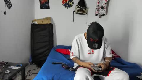 johan_and_antonella online show from February 16, 2026, 5:47 am