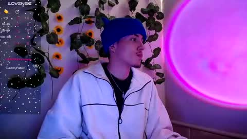 johan_parker222 online show from September 28, 2025, 9:42 pm