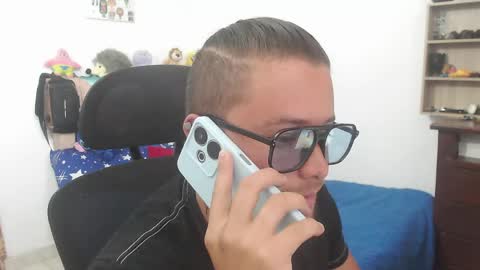 JOHAN independient model online show from June 5, 2026, 2:12 pm