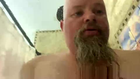 Snapshot of john40a chatting on February 21, 2025, 2:39 am John online show from February 21, 2025, 2:39 am