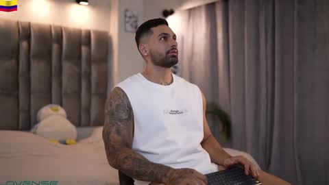 john online show from September 16, 2025, 10:11 pm