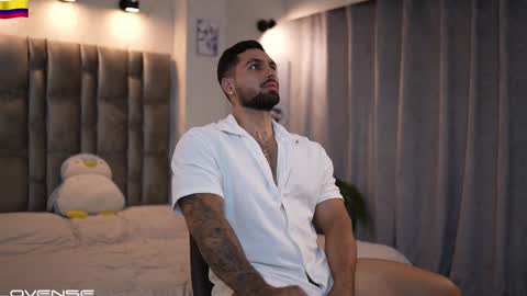 john online show from October 31, 2025, 12:33 am