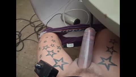 Snapshot of john_silversteel chatting on October 31, 2025, 5:03 pm john_silversteel online show from October 31, 2025, 5:03 pm