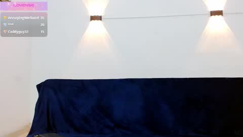 john_ssnow29 online show from October 13, 2025, 10:59 am