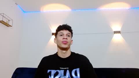 john_ssnow29 online show from October 18, 2025, 11:11 am