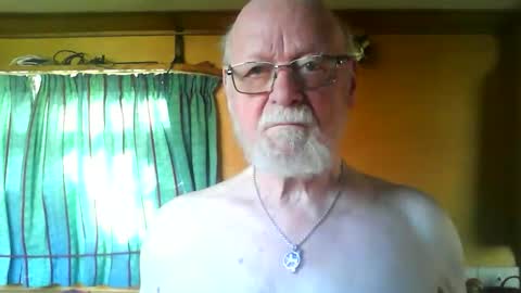 johnjuly1948 online show from April 19, 2026, 8:13 am