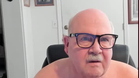 johnno52 online show from December 2, 2024, 4:20 pm