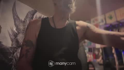 johnnyshung1 online show from January 6, 2025, 10:24 am