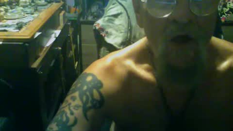 johnnyshung1 online show from October 16, 2025, 7:53 am