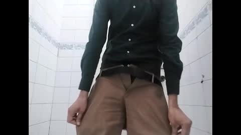 Snapshot of johnpop9090 chatting on April 6, 2026, 11:44 am johnpop9090 online show from April 6, 2026, 11:44 am