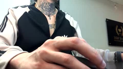 johnsonisaac94  online show from November 30, 2025, 7:01 am