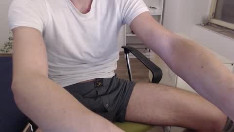 Snapshot of johnx_73 chatting on November 6, 2025, 4:41 pm John online show from November 6, 2025, 4:41 pm