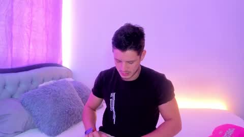Snapshot of johnycooper08 chatting on July 18, 2026, 12:53 pm johnycooper08 online show from July 18, 2026, 12:53 pm
