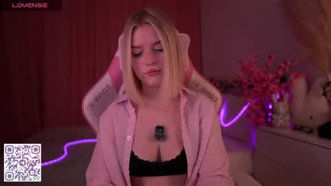 Paula online show from April 12, 2026, 1:10 am