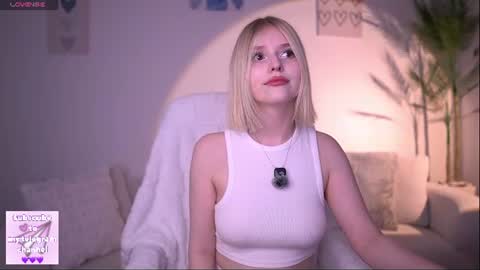 Snapshot of joice_queen chatting on July 8, 2026, 1:32 am Paula online show from July 8, 2026, 1:32 am
