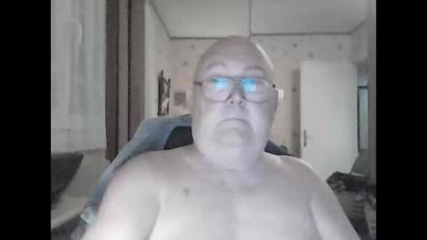 Snapshot of jojo60000529566 chatting on April 23, 2026, 4:24 am jojo60000529566 online show from April 23, 2026, 4:24 am