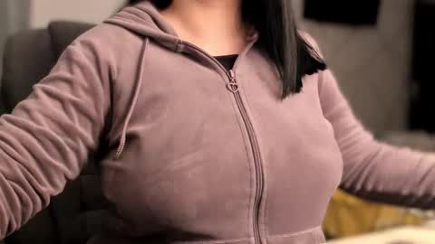 Jolene online show from March 12, 2025, 5:07 pm