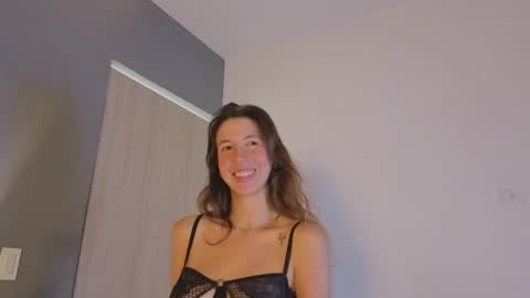 jolie_lov online show from September 11, 2025, 1:22 pm