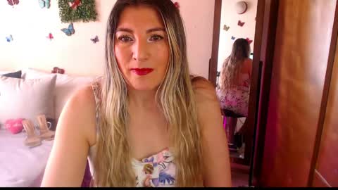 Snapshot of jolie_mature_ chatting on April 20, 2026, 7:48 pm Jolie Mature online show from April 20, 2026, 7:48 pm