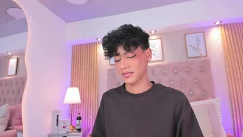 Jonas  online show from May 19, 2026, 11:11 pm