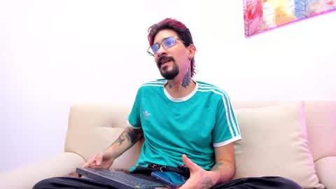jonathan_sinn online show from May 27, 2026, 3:47 am