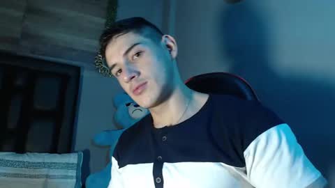 jonathancast08 online show from February 2, 2025, 10:35 am