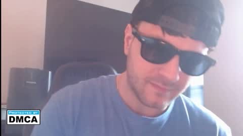Snapshot of jonnybananas69 chatting on April 18, 2026, 11:27 pm Jonny Bans online show from April 18, 2026, 11:27 pm