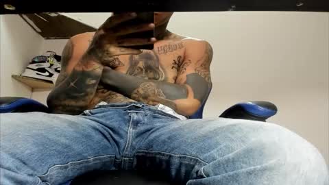 Snapshot of jordan33blake chatting on October 24, 2025, 2:41 am jordan33blake online show from October 24, 2025, 2:41 am