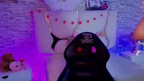 Joselyn  online show from February 12, 2026, 11:49 am