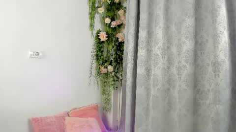 Josephine online show from June 25, 2026, 3:06 am