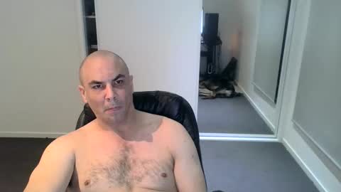 josh_aus333 online show from October 15, 2025, 12:27 pm