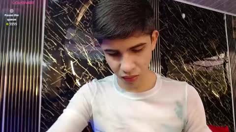 joshua_saenz_ online show from May 20, 2026, 8:37 pm