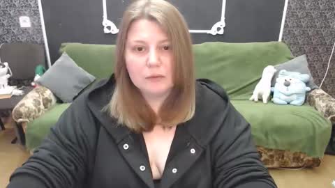 Snapshot of josiesun771 chatting on April 12, 2026, 10:09 am josiesun771 online show from April 12, 2026, 10:09 am