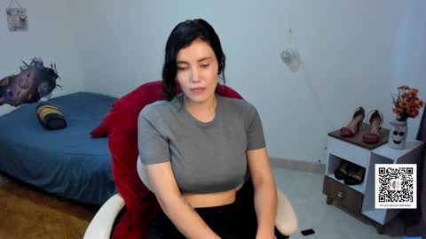 Snapshot of jrcami chatting on February 25, 2025, 9:57 pm Camila Buitrago online show from February 25, 2025, 9:57 pm